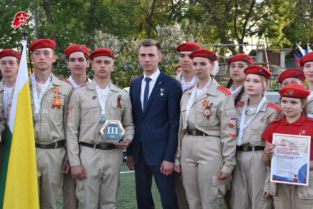 Юнармейцы ЛНР встретились с Героем