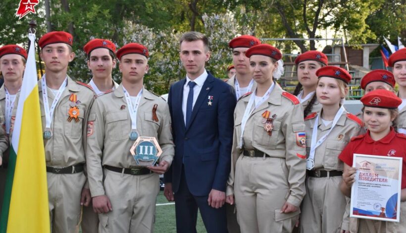 Юнармейцы ЛНР встретились с Героем