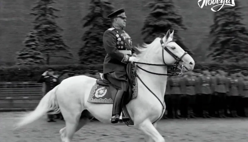 Телеканал воссоздал полную версию Парада Победы