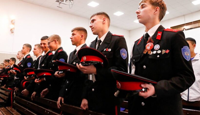 Юные казаки посоревновались в игре