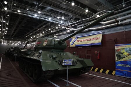 Большой десантный корабль познакомит с военной историей