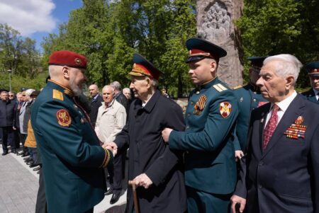 Росгвардейцы поздравили ветеранов