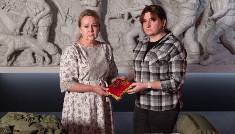 Реликвии героя СВО передали в Музей Победы