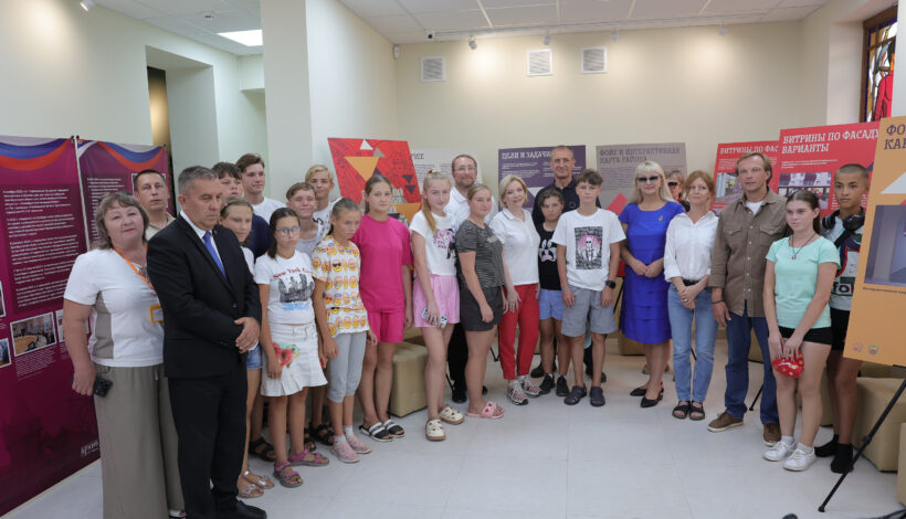 Глава Минкультуры посетила ЛНР