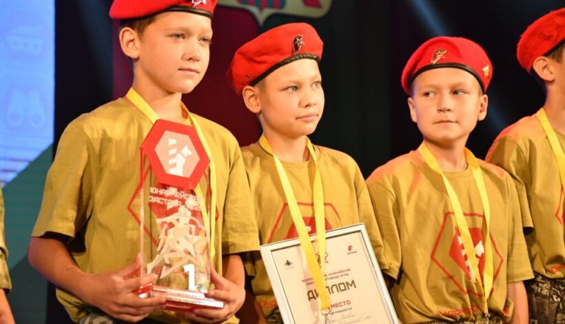 Пограничники провели мастер-класс для юнармейцев