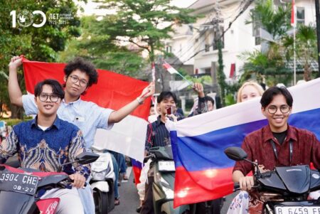 Блогеры расскажут о России