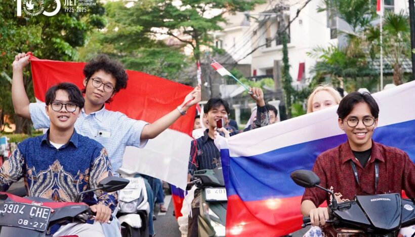 Блогеры расскажут о России