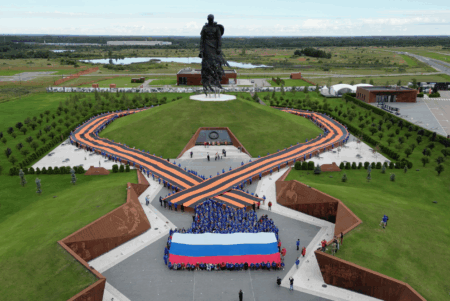 День флага отметили подо Ржевом