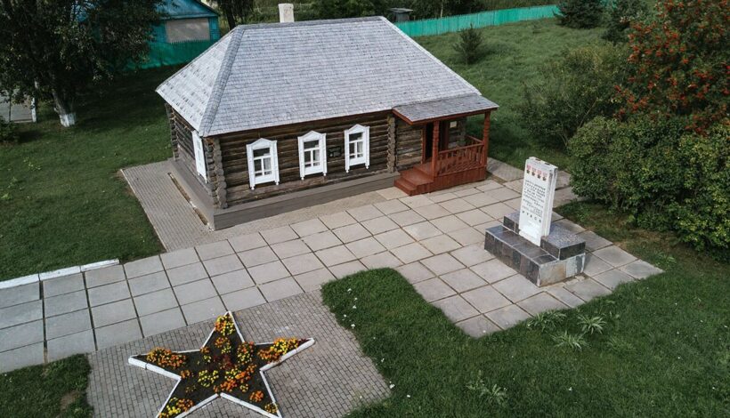 На малой родине великого полководца отметят День флага