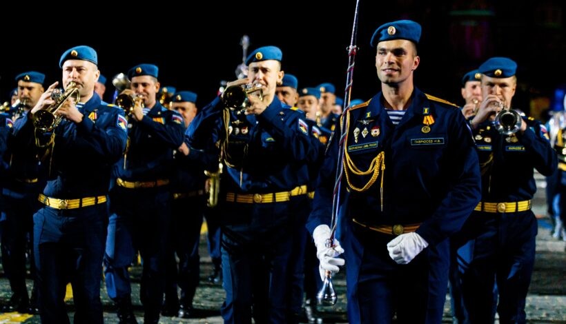 Десантники выступили на Красной площади