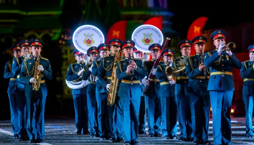 Оркестр исполнил пожелания бойцов