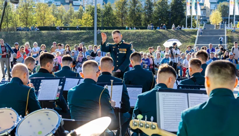 Курсанты поздравят столицу