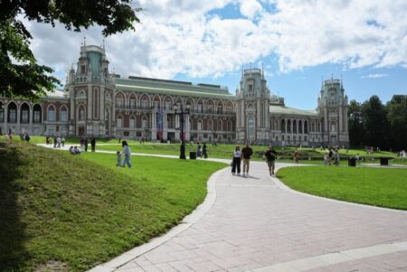 Лето провели в усадьбах столицы