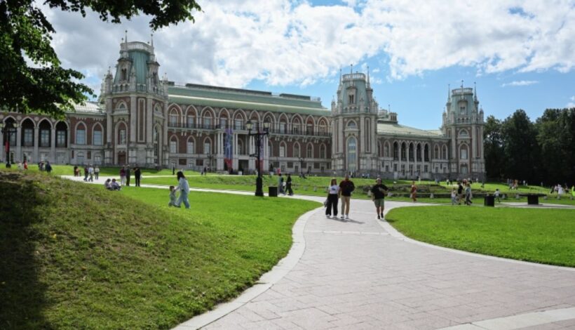 Лето провели в усадьбах столицы