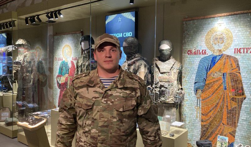 Экскурсовод стал защитником