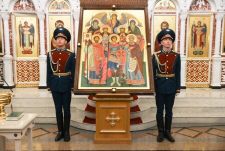 Росгвардейцы передали святыню