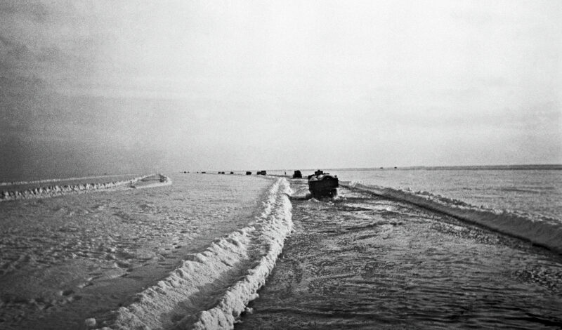 Неразорвавшиеся боеприпасы подняли со дна