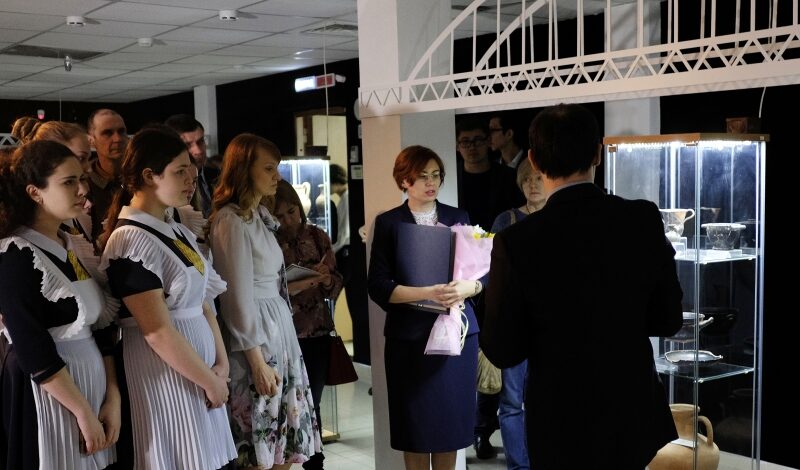 Научные образцы подарили музею