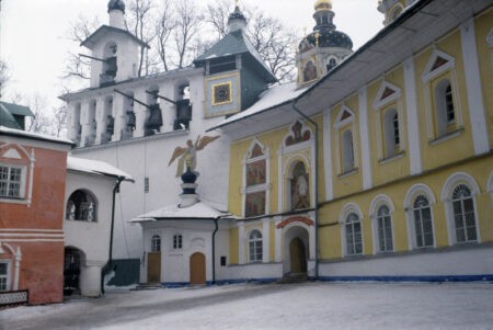 Выставку рисунков Печерской обители представил музей