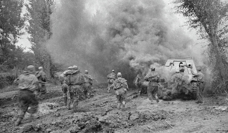 Легендарной артиллерийской бригаде посвятили мемориал