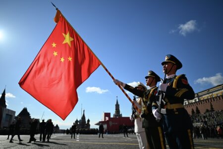 Молодежь России и Китая спела в честь 80-летия Победы