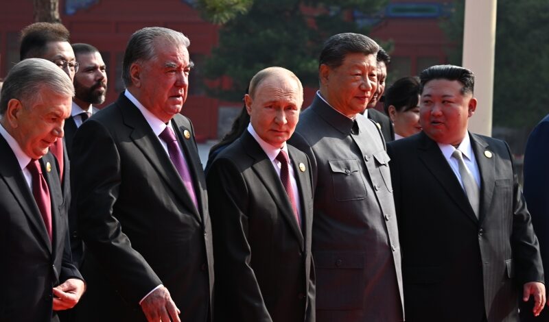 Лидер России принял участие в военном параде в КНР