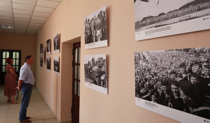 Студенты открывают школьникам страницы истории