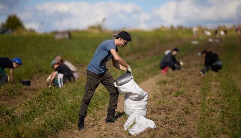 Студенты помогли монастырю