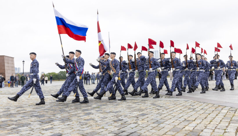 «Один день с Росгвардией» проходит около Музея Победы