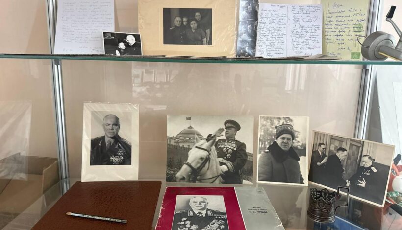 Выставка о Георгии Жукове открылась в школьном музее