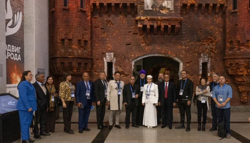 Иностранцы выразили благодарность России в Музее Победы