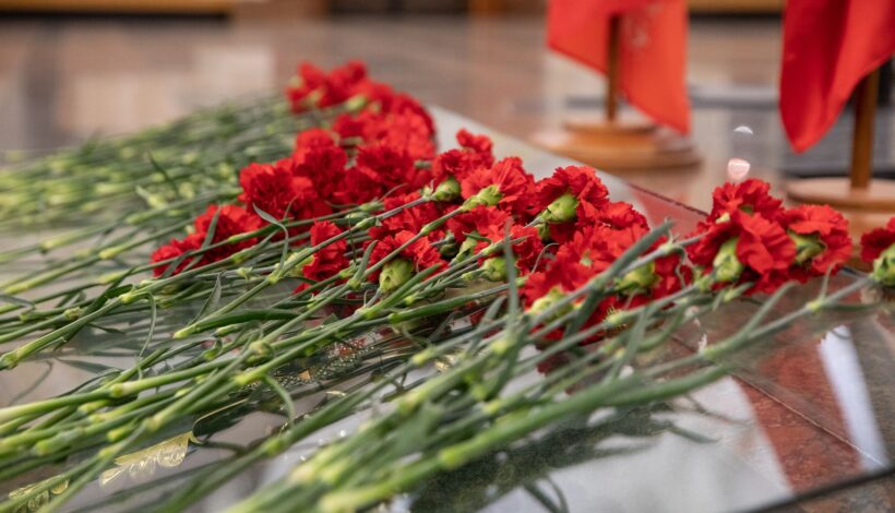 Подвигу воинов посвятили памятник