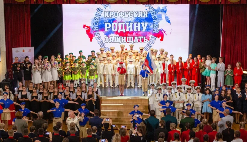 Юные вокалисты спели о защитниках Родины