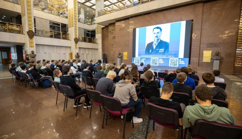 В Музее Победы встретились с легендой