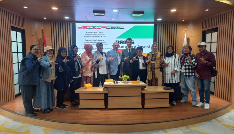 Международная награда поддержит писателей