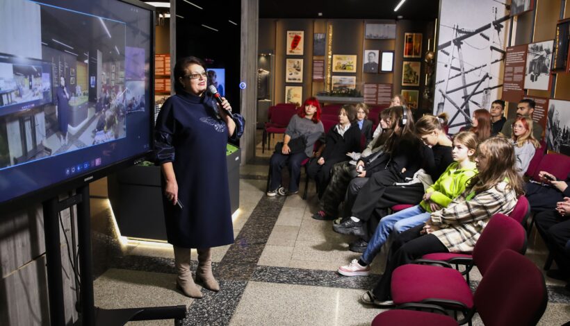 Школьники пообщались с родственниками защитников Москвы