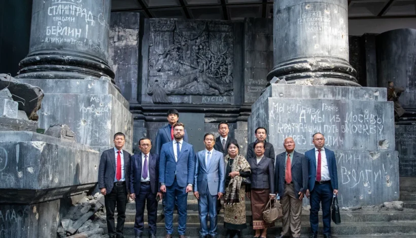 Гости из Лаоса узнали о подвиге советского народа