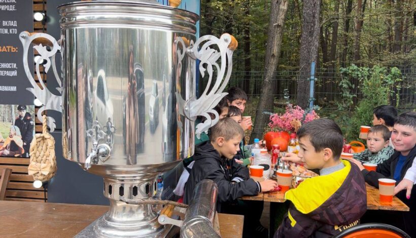 Дети героев прошли сеанс «лесотерапии»