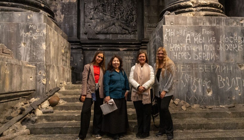 Кинематографисты Кубы и Монголии посетили Музей Победы