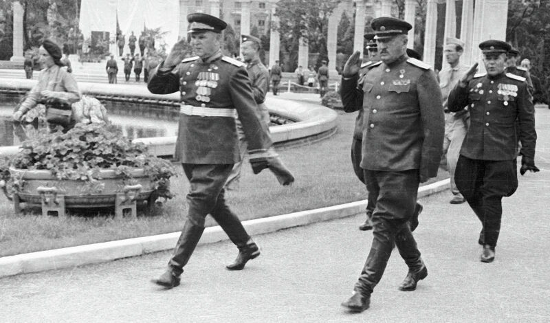 О генералах создали радиопрограммы