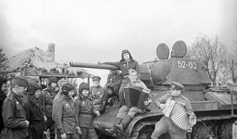 Пеший поход посвятили героям