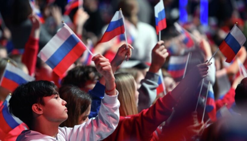 Молодежь узнает о политике