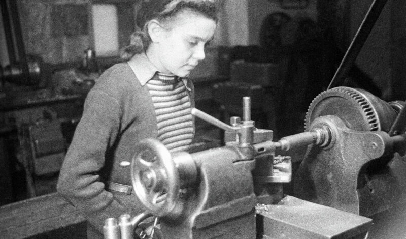 Представлен вклад трудовой молодежи в Победу