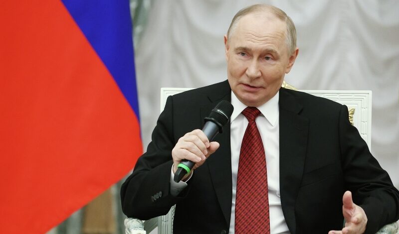 Владимир Путин наградил ветерана