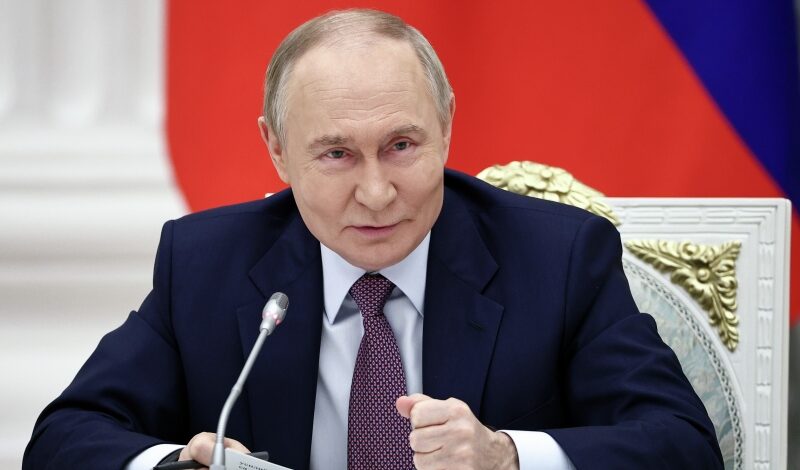 Президент поблагодарил работников высшего образования