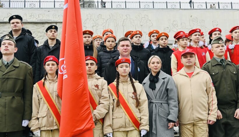 Марш символа Победы продолжается