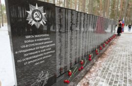 В память о красноармейцах возвели мемориал