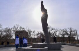 Космонавты почтили память первых покорителей космоса