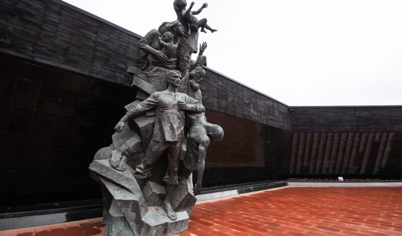 Данные о памятниках объединят