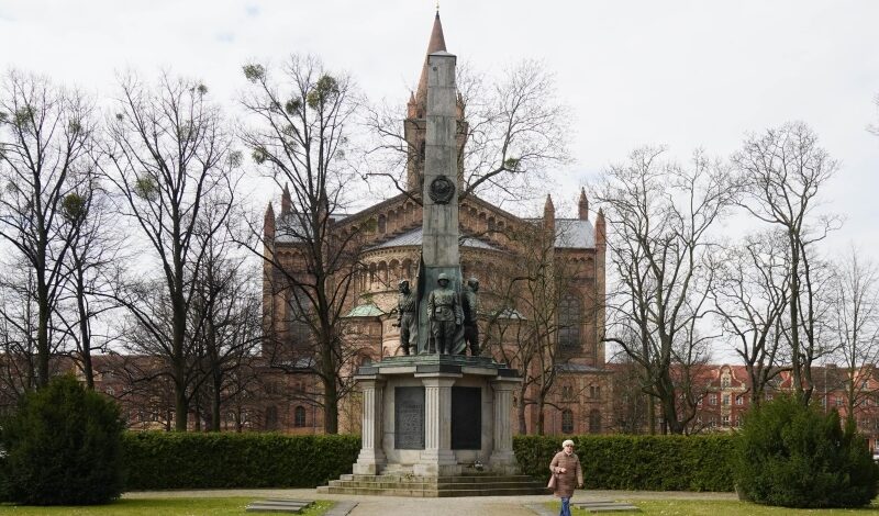 Немецкие ветераны позаботились о советских мемориалах